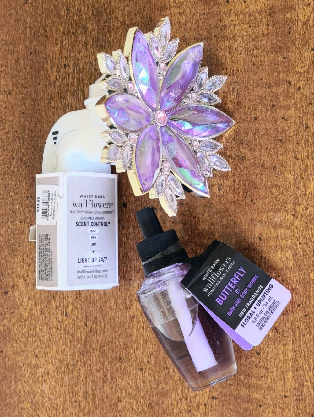 Bath Body Works Wallflowes CRYSTAL BURST NIGHTLIGHT & BUTTERFLY Refill BNWT